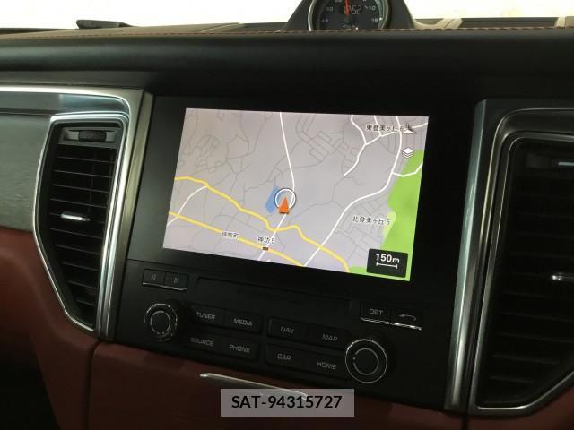 Porsche MACAN 2017-09 8279247-13
