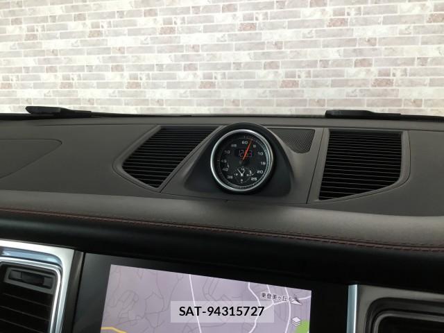 Porsche MACAN 2017-09 8279247-14