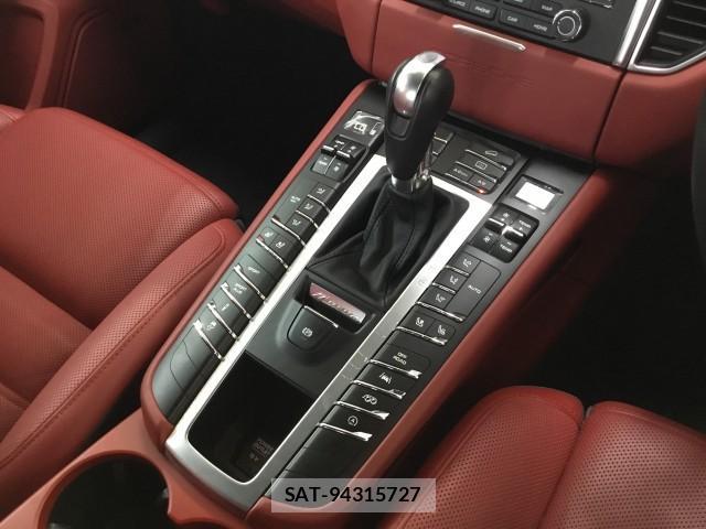 Porsche MACAN 2017-09 8279247-15