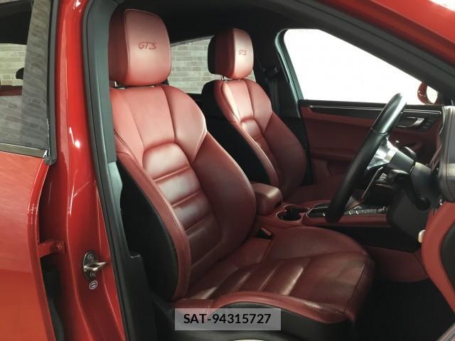 Porsche MACAN 2017-09 8279247-9