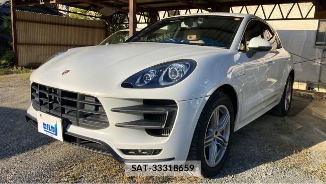 Porsche MACAN 2017-07 8280474-0