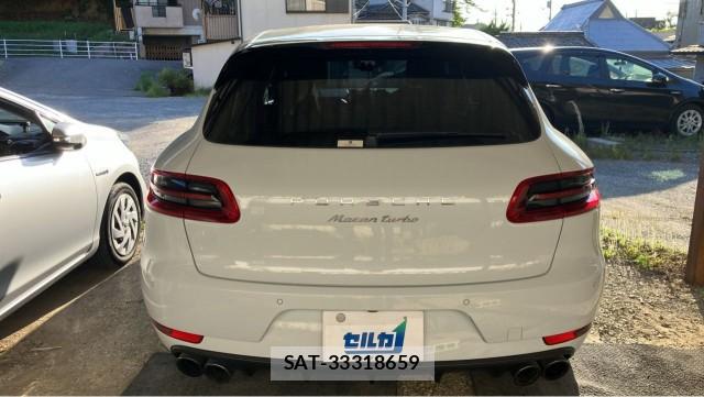 Porsche MACAN 2017-07 8280474-1