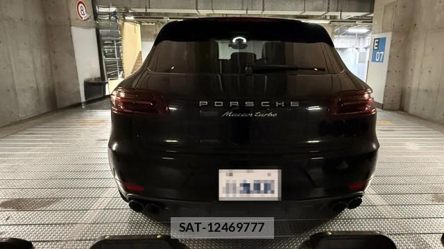Porsche MACAN 2015-09 8281030-1