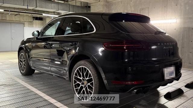 Porsche MACAN 2015-09 8281030-13
