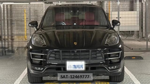 Porsche MACAN 2015-09 8281030-9