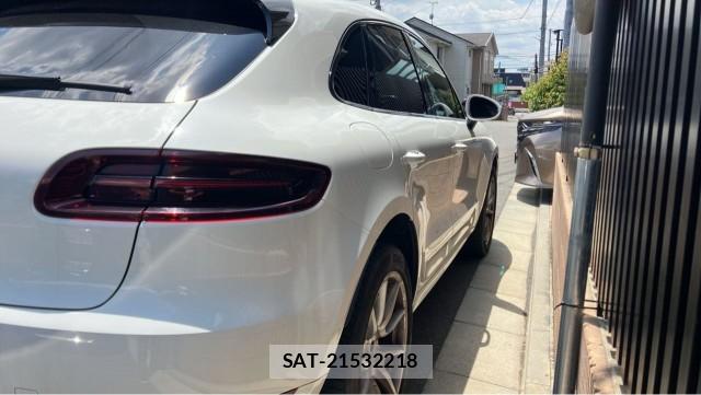 Porsche MACAN 2015-08 8281399-10