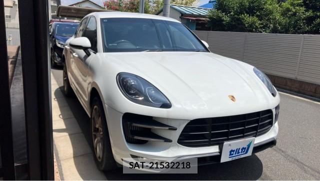 Porsche MACAN 2015-08 8281399-11