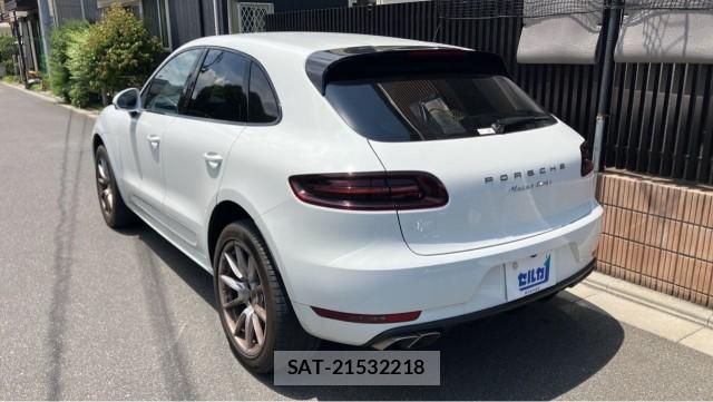 Porsche MACAN 2015-08 8281399-12