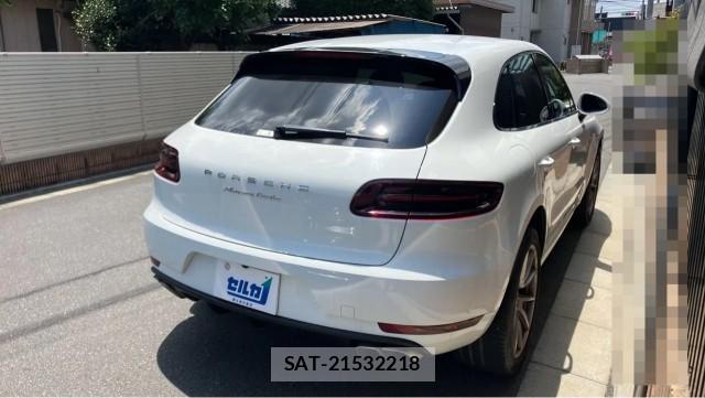 Porsche MACAN 2015-08 8281399-13