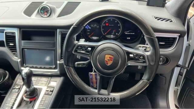 Porsche MACAN 2015-08 8281399-16
