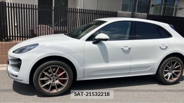Porsche MACAN 2015-08 8281399-3