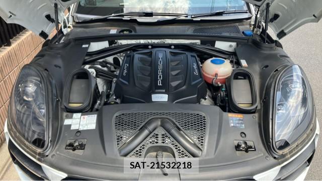 Porsche MACAN 2015-08 8281399-7
