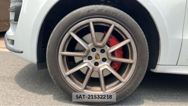Porsche MACAN 2015-08 8281399-8