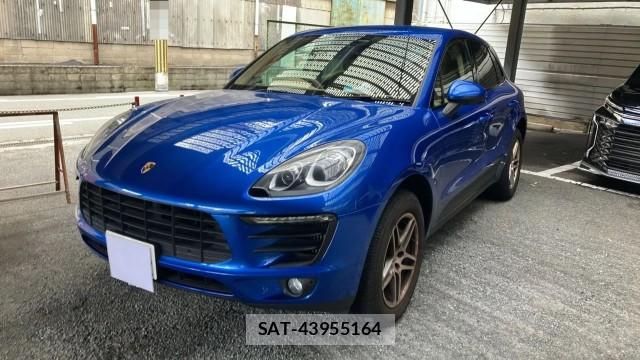 Porsche MACAN 2016-10 8281563-0