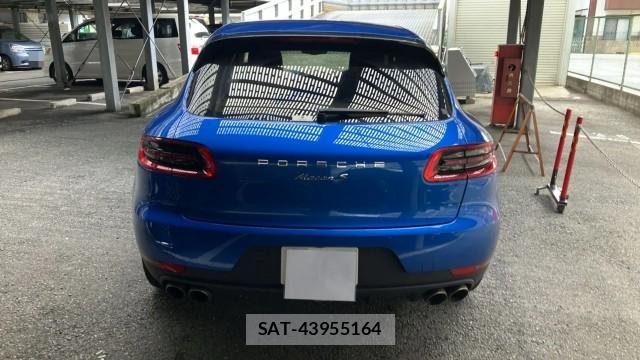 Porsche MACAN 2016-10 8281563-1