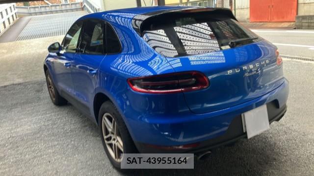 Porsche MACAN 2016-10 8281563-12