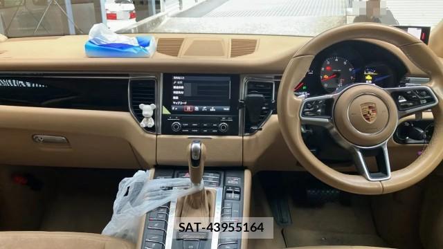 Porsche MACAN 2016-10 8281563-2