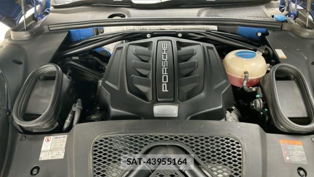 Porsche MACAN 2016-10 8281563-7
