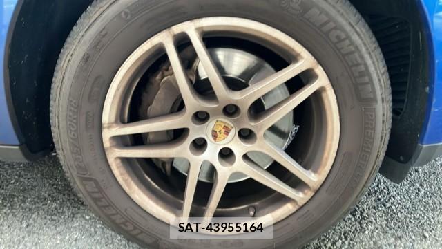Porsche MACAN 2016-10 8281563-8