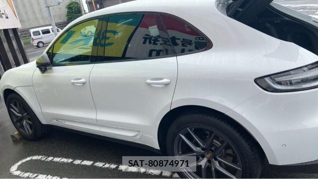Porsche MACAN 2025-11 8281636-10