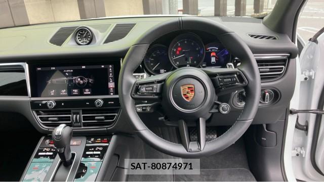 Porsche MACAN 2025-11 8281636-16