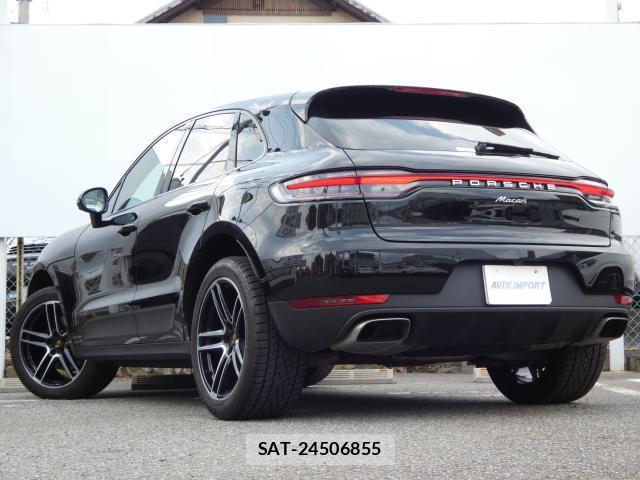 Porsche MACAN 2021-11 8283136-1