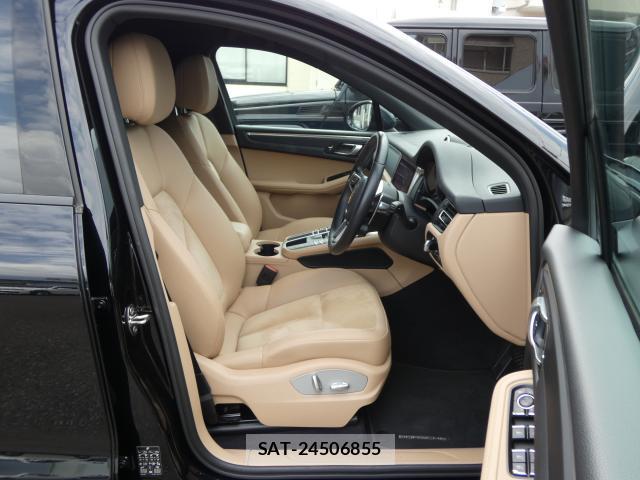 Porsche MACAN 2021-11 8283136-14