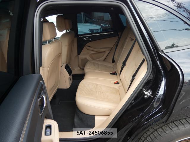 Porsche MACAN 2021-11 8283136-16
