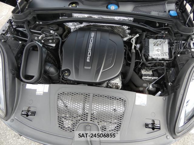Porsche MACAN 2021-11 8283136-19