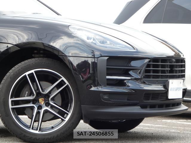 Porsche MACAN 2021-11 8283136-4