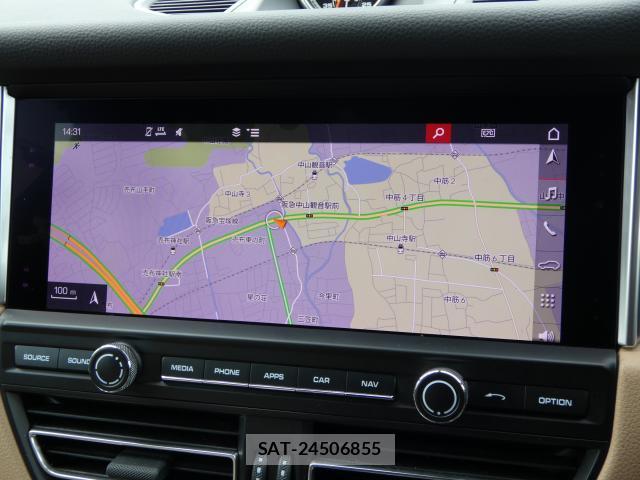 Porsche MACAN 2021-11 8283136-8