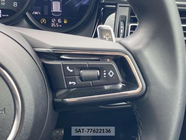 Porsche MACAN 2023-03 8283190-13