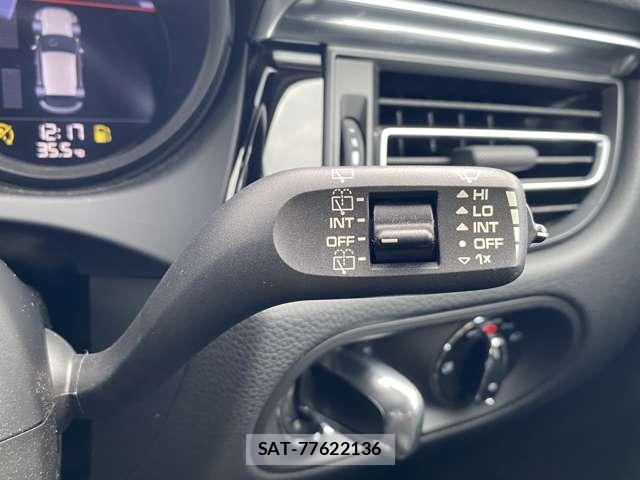 Porsche MACAN 2023-03 8283190-15