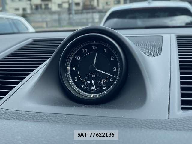 Porsche MACAN 2023-03 8283190-18