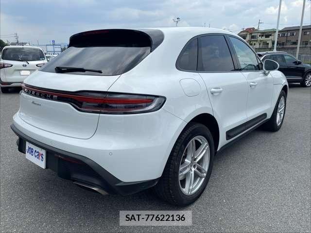 Porsche MACAN 2023-03 8283190-4