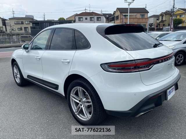 Porsche MACAN 2023-03 8283190-6