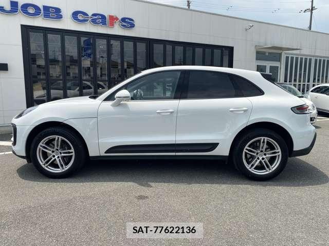 Porsche MACAN 2023-03 8283190-7