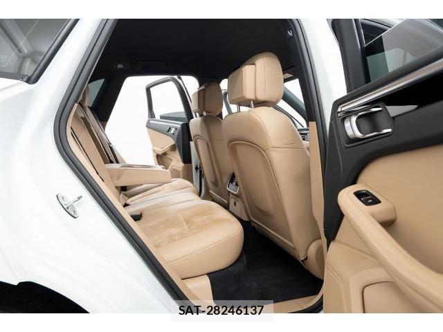 Porsche MACAN 2020-06 8283325-14
