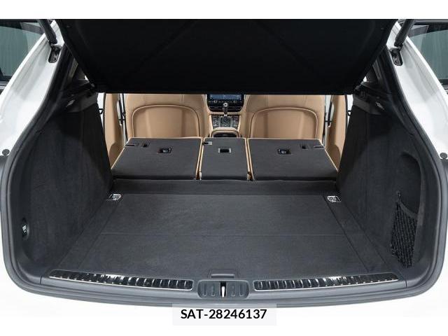 Porsche MACAN 2020-06 8283325-15