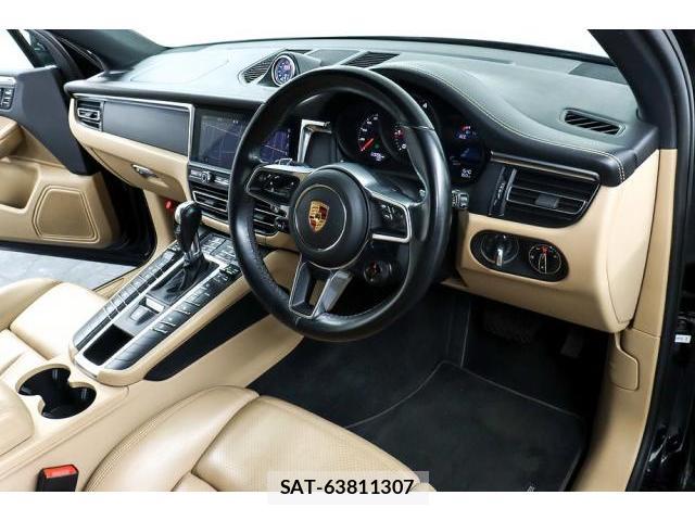 Porsche MACAN 2020-01 8283327-10