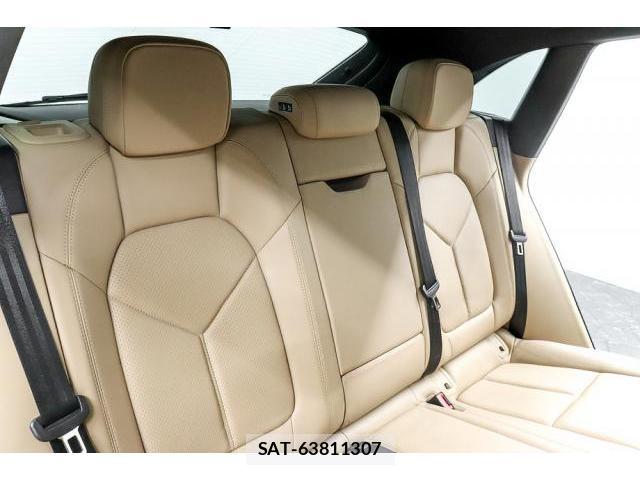 Porsche MACAN 2020-01 8283327-14