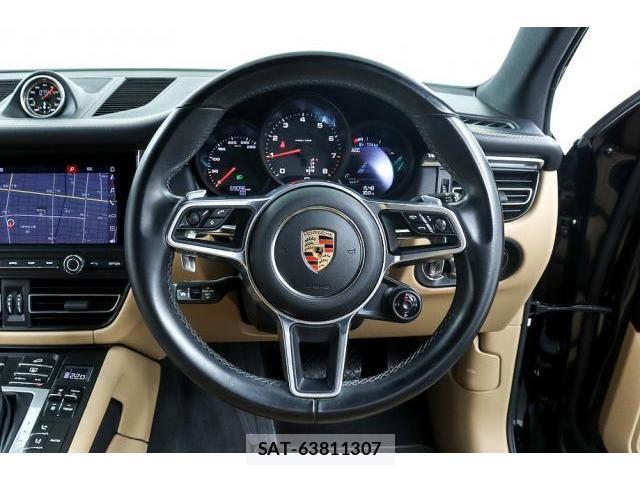 Porsche MACAN 2020-01 8283327-16