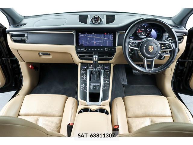 Porsche MACAN 2020-01 8283327-2