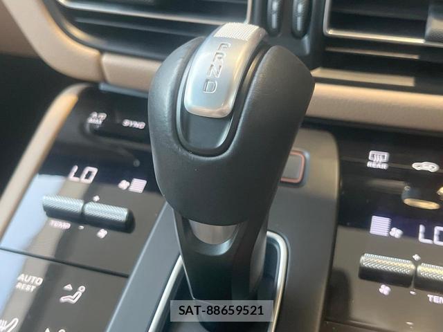 Porsche MACAN 2023-02 8285313-13