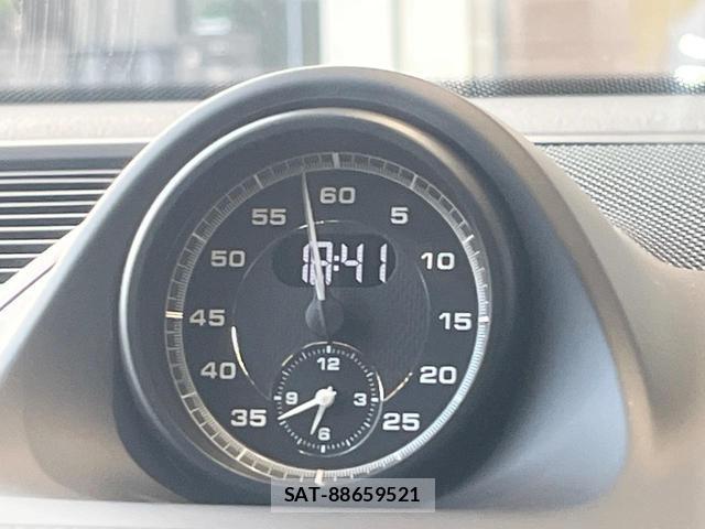 Porsche MACAN 2023-02 8285313-7