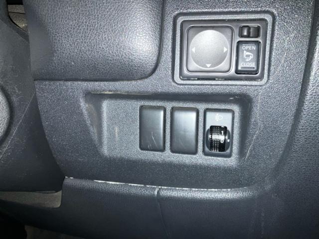 Nissan MARCH 2012-03 8279704-16