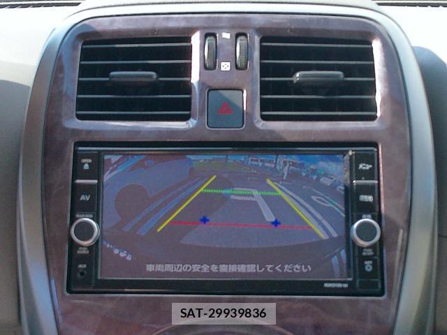 Nissan MARCH 2019-07 8285659-6