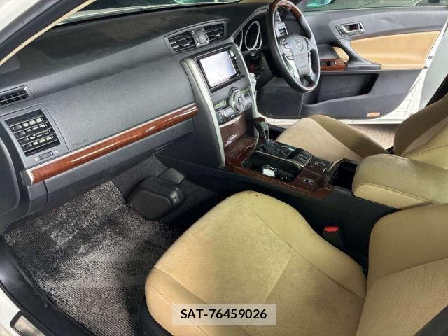 Toyota MARK X 2016-06 8278930-4
