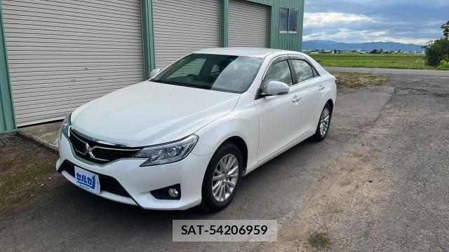 Toyota MARK X 2014-02 8282376-0