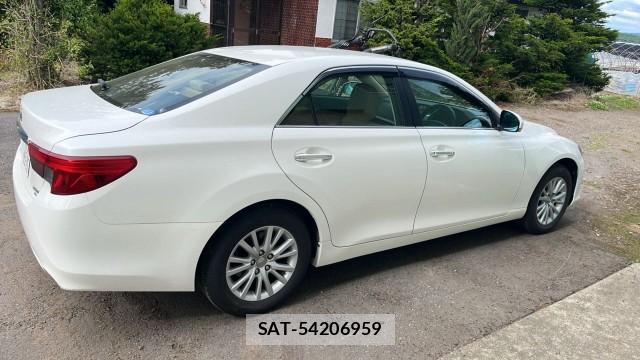 Toyota MARK X 2014-02 8282376-10